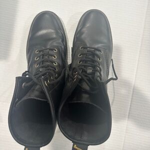 Doc martens women’s boots